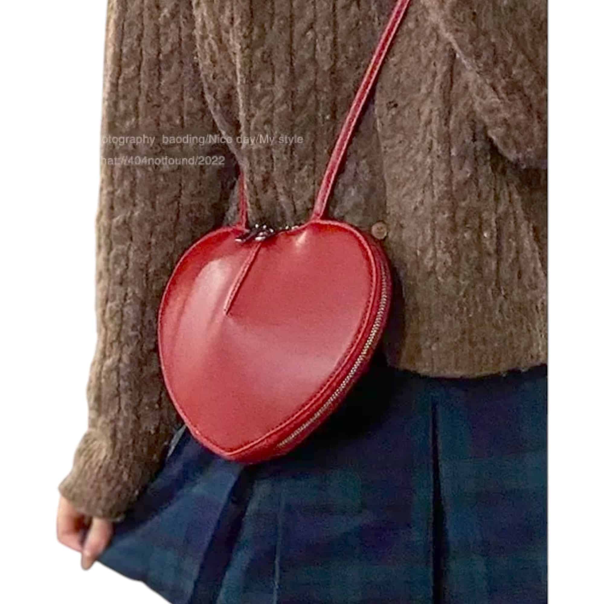 Geantă damă din piele naturală Élise Heart 622 – eleganță italiană într-o formă romantică