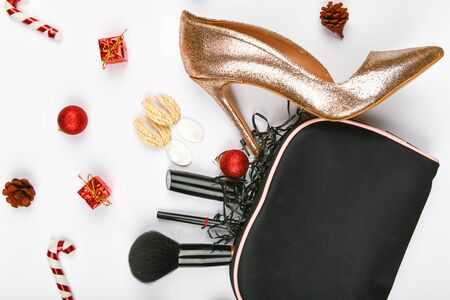 Crăciunul stilului și al detaliilor – cadouri elegante care spun mai mult decât o mie de cuvinte Crăciunul stilului și al detaliilor – cadouri elegante care spun mai mult decât o mie de cuvinte