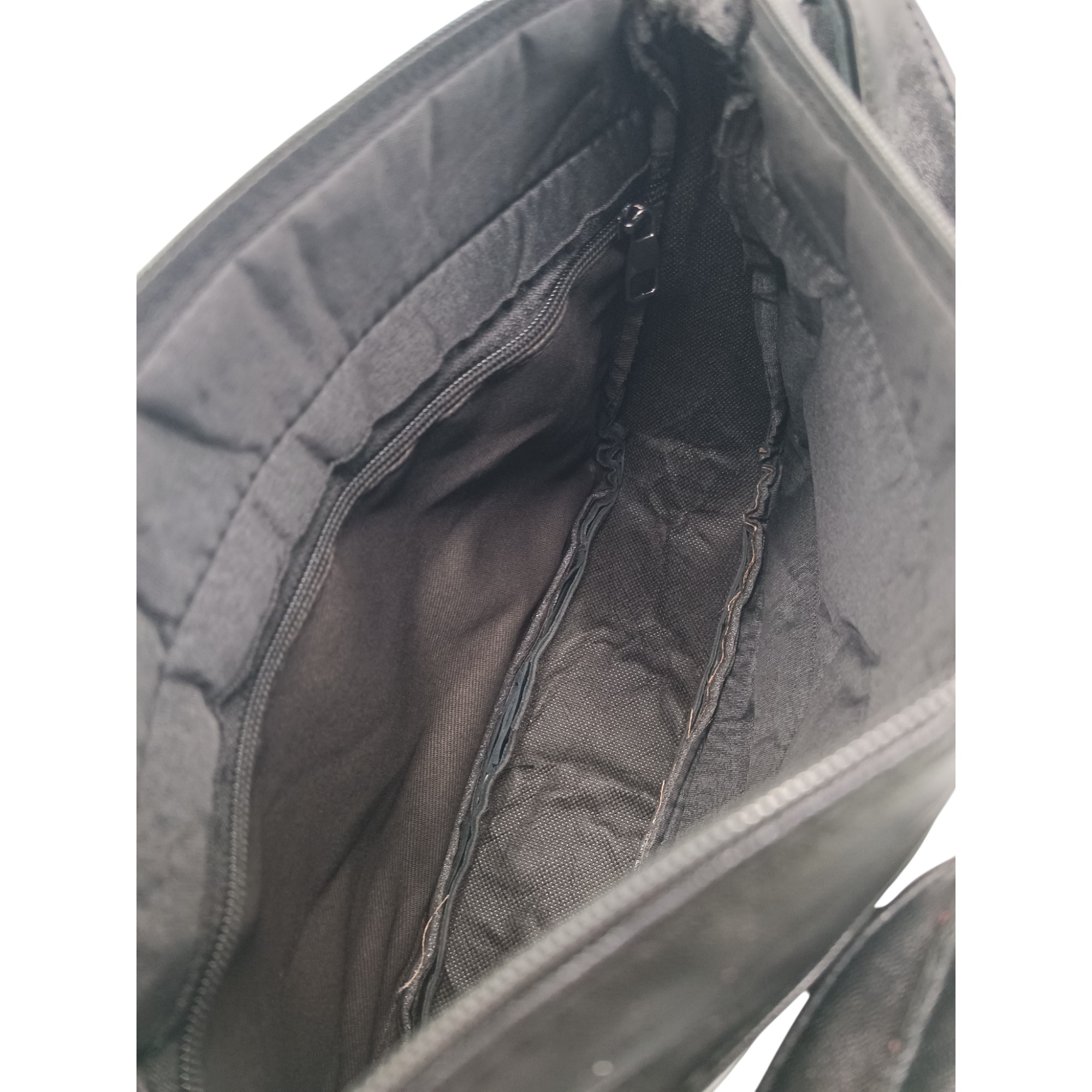 Geanta dama, piele naturala R45-JMN5- (9) Geanta Damă Lucia R45-JMN5 (culoare Negru), Piele Naturală, dimensiune 28 x 9 x 23 cm