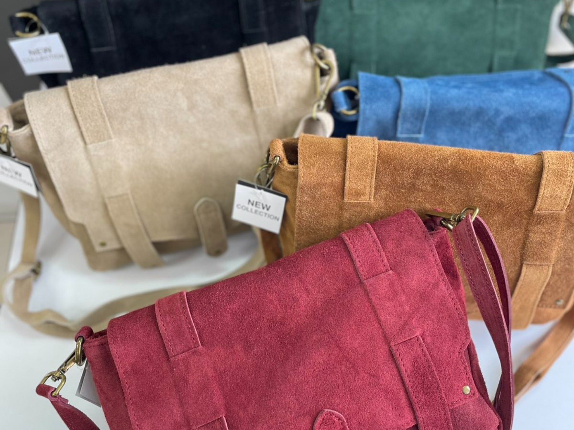 Cum recunoști o geantă din piele naturală de calitate – ghid pentru femei care nu vor compromisuri Cum recunoști o geantă din piele naturală de calitate – ghid pentru femei care nu vor compromisuri