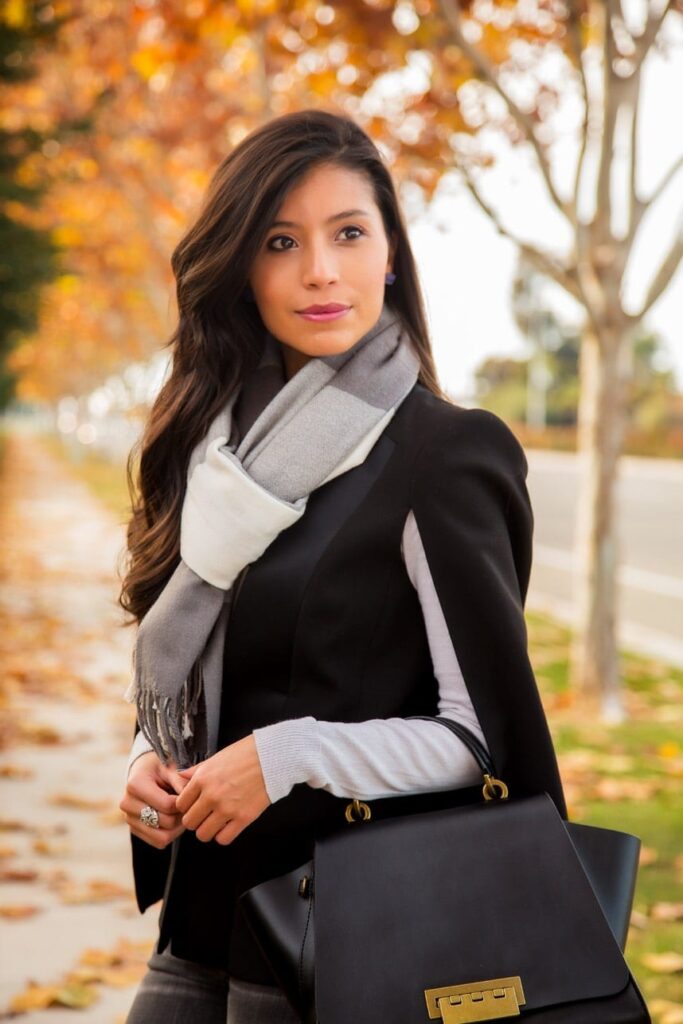 Eșarfele – accesoriul care transformă orice ținută, indiferent de sezon Eșarfele – accesoriul care transformă orice ținută, indiferent de sezon