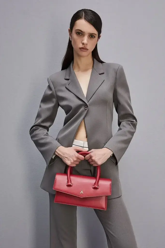 De ce femeile din România aleg genți, rucsacuri și eșarfe premium în 2026 De ce femeile din România aleg genți, rucsacuri și eșarfe premium în 2026