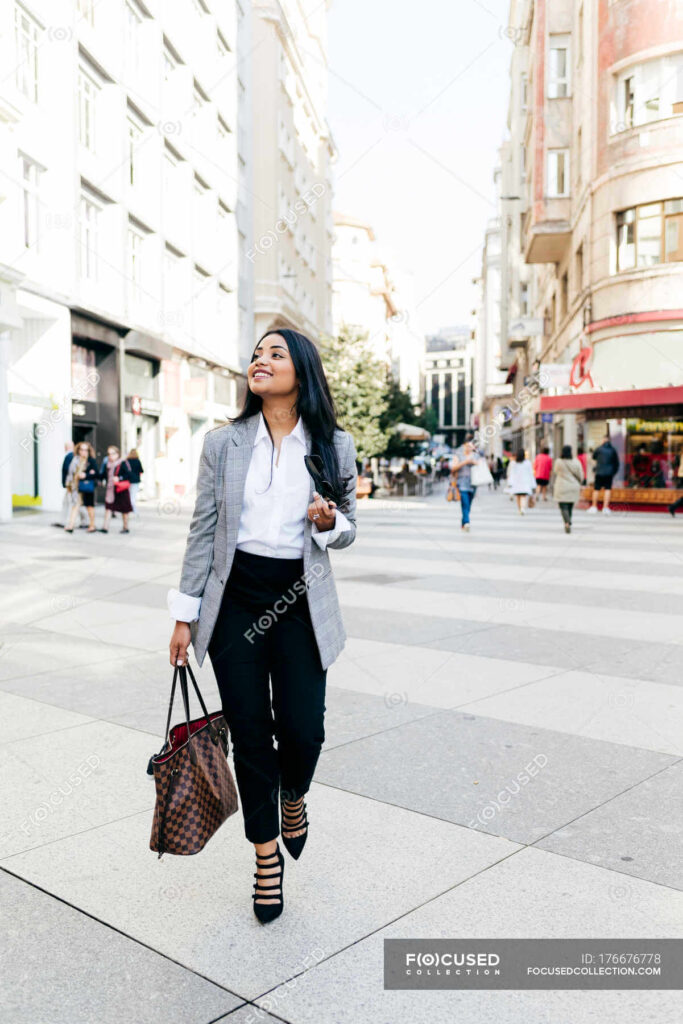 Ce geantă de damă aleg femeile în 2026 pentru viața de zi cu zi? Ce geantă de damă aleg femeile în 2026 pentru viața de zi cu zi?