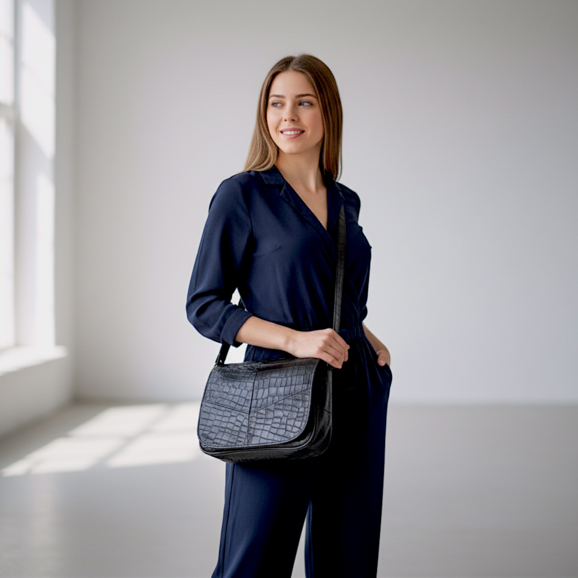 Geantă Damă Crossbody R45-CN2, Piele Naturală, Textură Croco, Negru (7) Geantă Damă Crossbody Lucia R45-CN2, Piele Naturală, Textură Croco, Negru