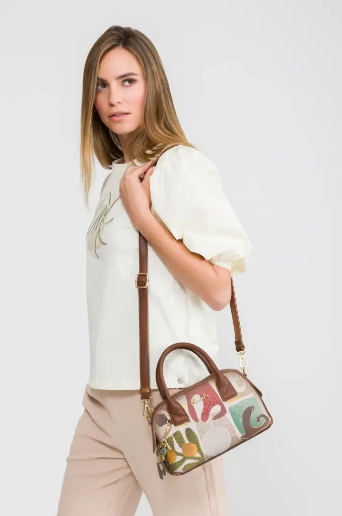 Anekke la EVoStyle: când designul artistic întâlnește funcționalitatea în genți cu suflet Anekke la EVoStyle: când designul artistic întâlnește funcționalitatea în genți cu suflet