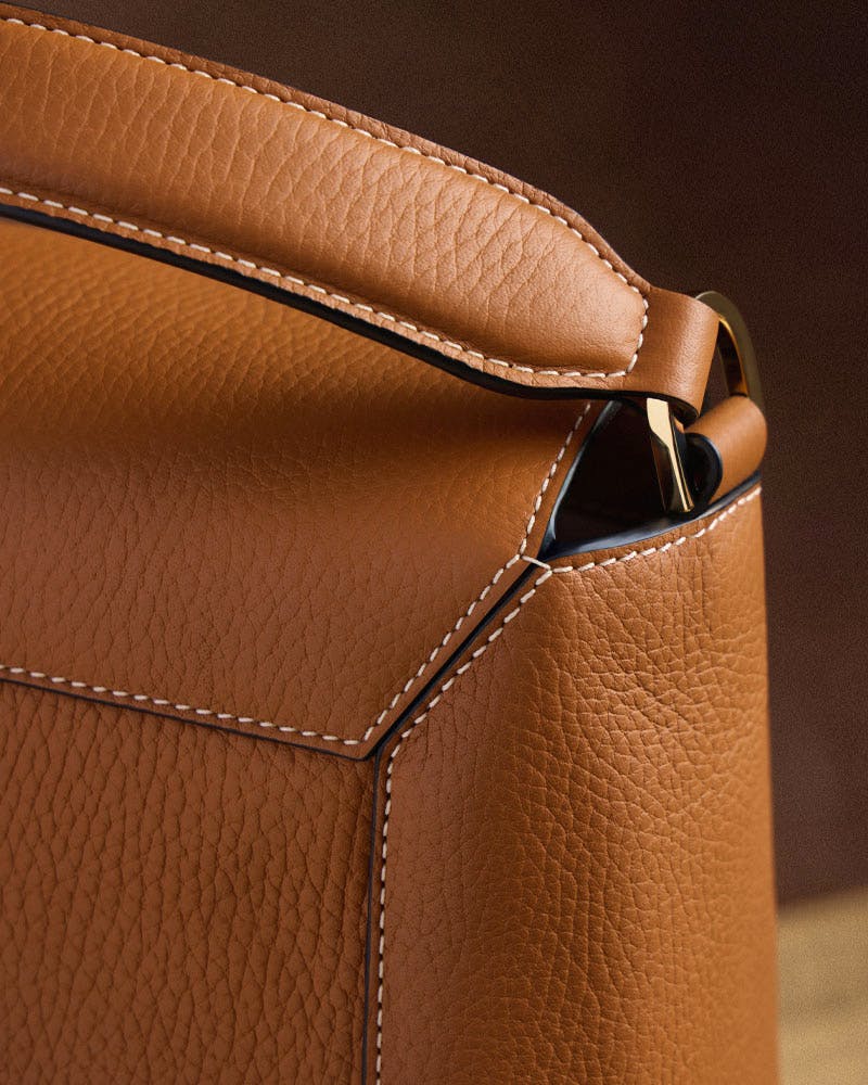 Cum recunoști o geantă de damă din piele naturală de calitate? Cum recunoști o geantă de damă din piele naturală de calitate?