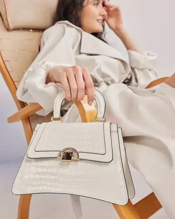 Cum să îngrijești gențile și articolele din piele pentru a arăta impecabil ani la rând Cum să îngrijești gențile și articolele din piele pentru a arăta impecabil ani la rând