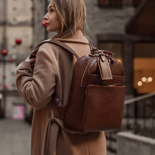 Rucsacul de damă din piele naturală – soluția elegantă pentru femeile active Rucsacul de damă din piele naturală – soluția elegantă pentru femeile active