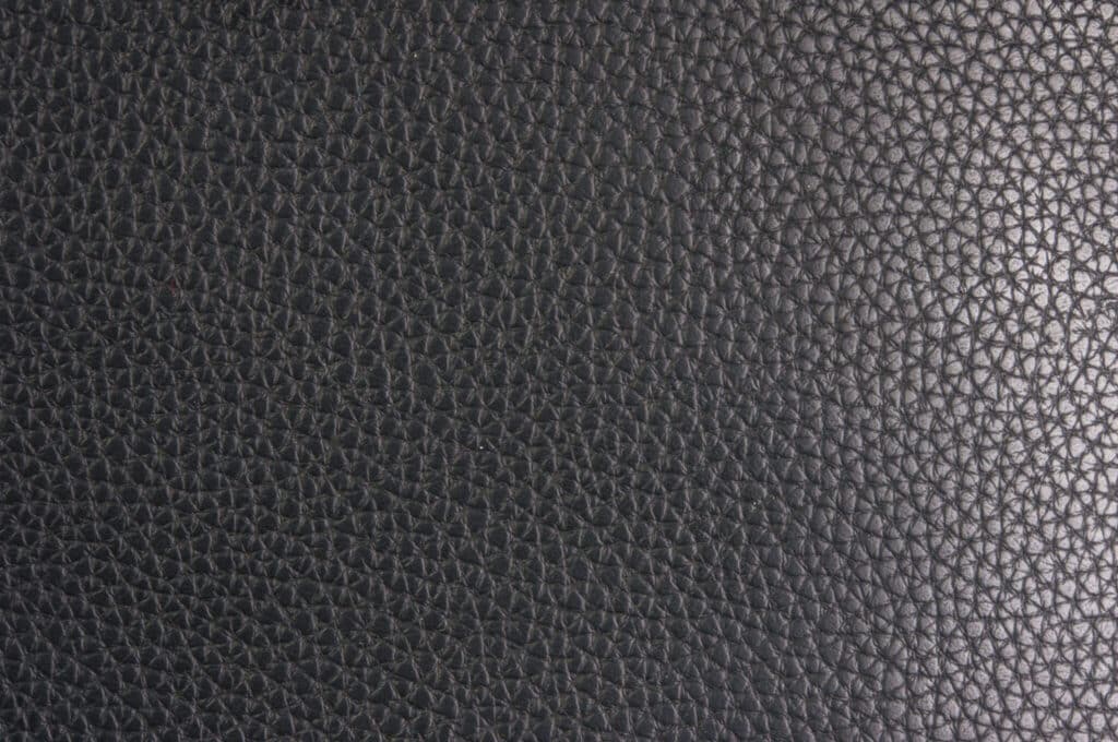 Genți din piele naturală: de ce merită investiția și cum alegi corect