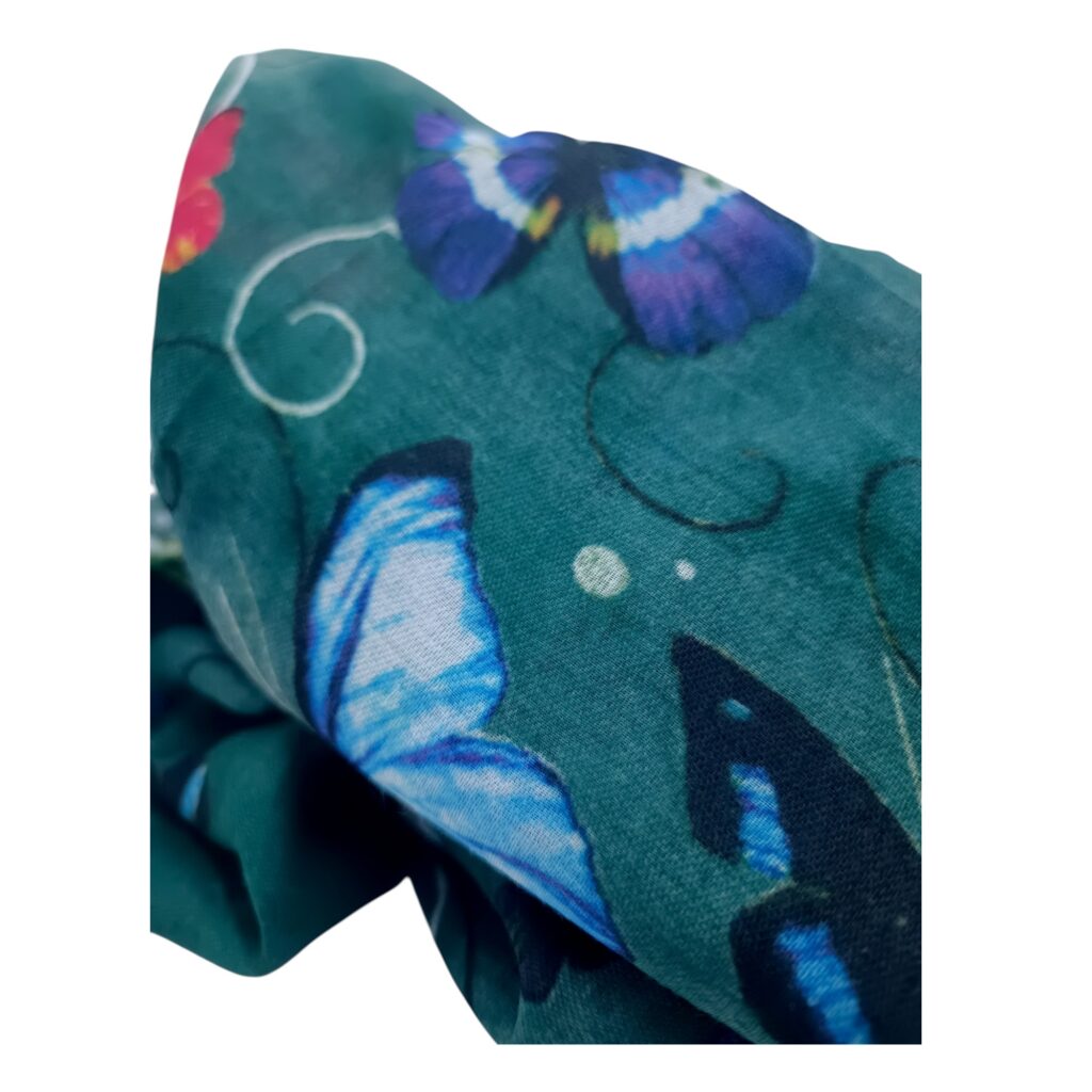 Eșarfă damă bumbac 100% – Emerald Butterflies BR09-9 (65x180 cm) | Print Artistic, Cutie Cadou Eșarfă damă bumbac 100% – Emerald Butterflies BR09-9 (65x180 cm) | Print Artistic, Cutie Cadou