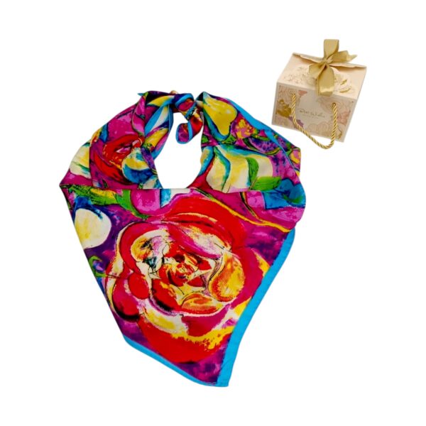 Eșarfă damă pătrată „Fuchsia Bloom” YF73-4 – 70x70 cm, 100% viscoză Print floral artistic, Cutie Cadou inclusă