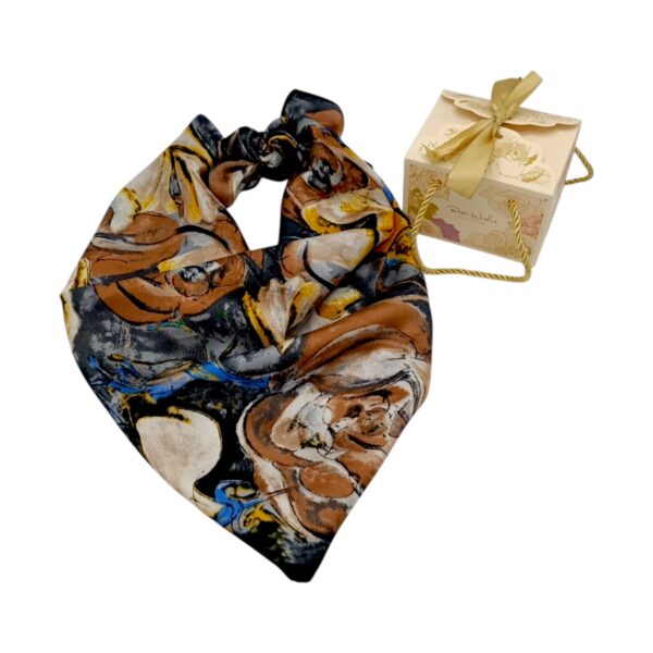 Eșarfă damă pătrată „Golden Mocha Noir” YF73-3 – 70x70 cm, 100% viscoză Print floral artistic, Cutie Cadou inclusă