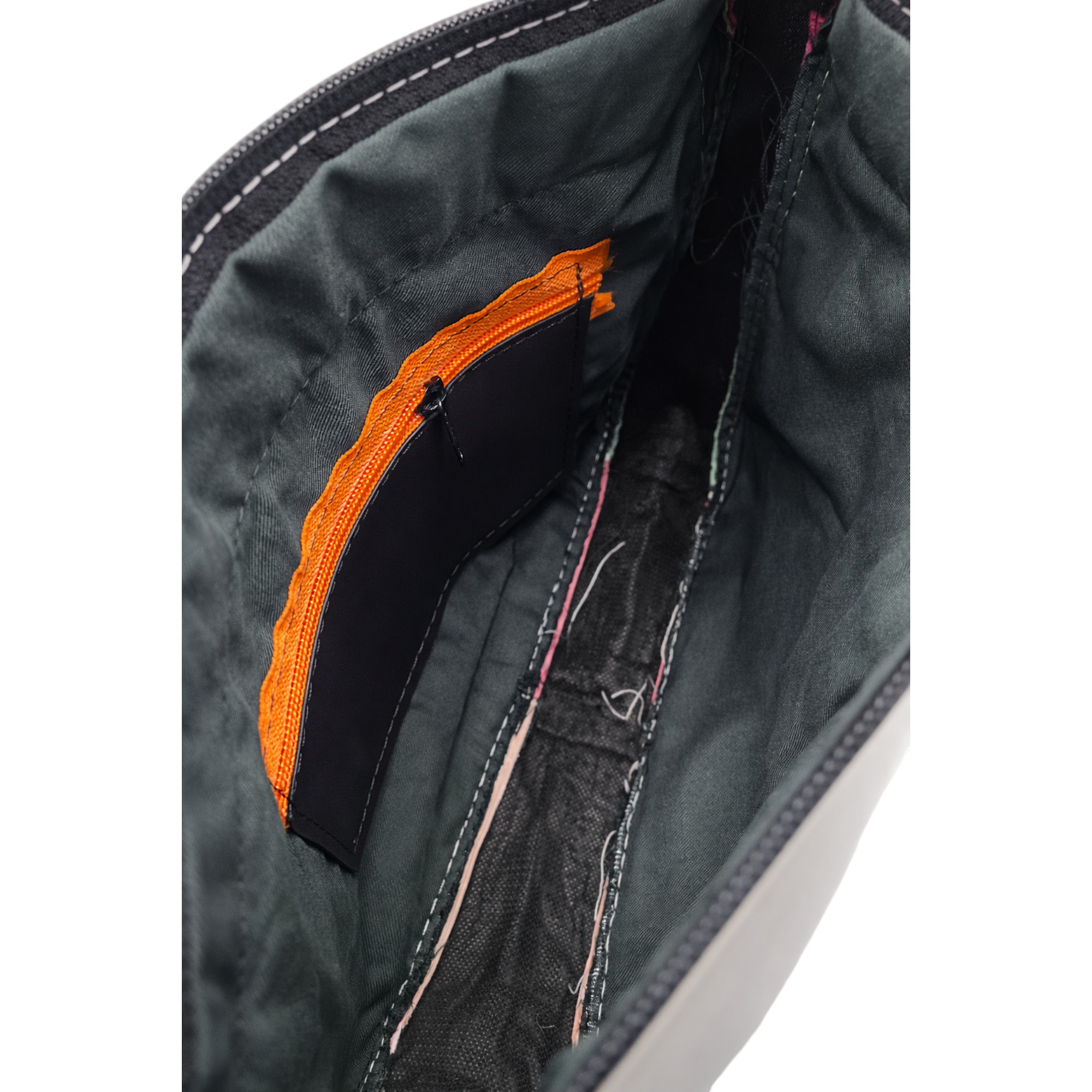 Geanta Damă Lucia R45-JM43,Multicolor , Piele Naturală, dimensiune 27 x 8 x 22 cm (1) Geanta Damă Lucia R45-JM43,Multicolor , Piele Naturală, dimensiune 27 x 8 x 22 cm