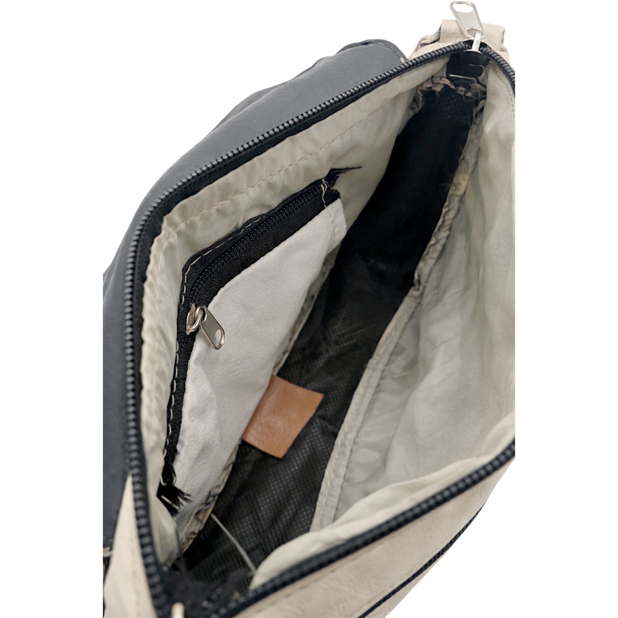 Geantă damă din piele naturală R30-12 – Natural Balance Beige, compactă, practică și atemporală (4) Geantă damă din piele naturală R30-12 – Natural Balance Beige, compactă, practică și atemporală