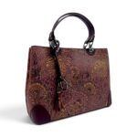 Geantă de lux din piele naturală în nuanță Oxblood cu detalii florale.