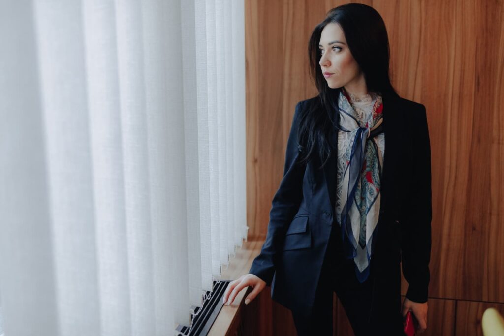 Eșarfă Mătase 2026: Ghid Complet Alegere + Îngrijire Premium