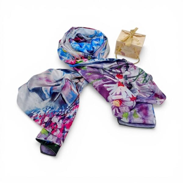 Eșarfă Artistică Paris Terrace & Daisy Garden 8108-11 – Reversibilă (2 Fețe), 50% Mătase & 50% Vîscoză, 180×68 cm, Cutie Cadou Inclusă