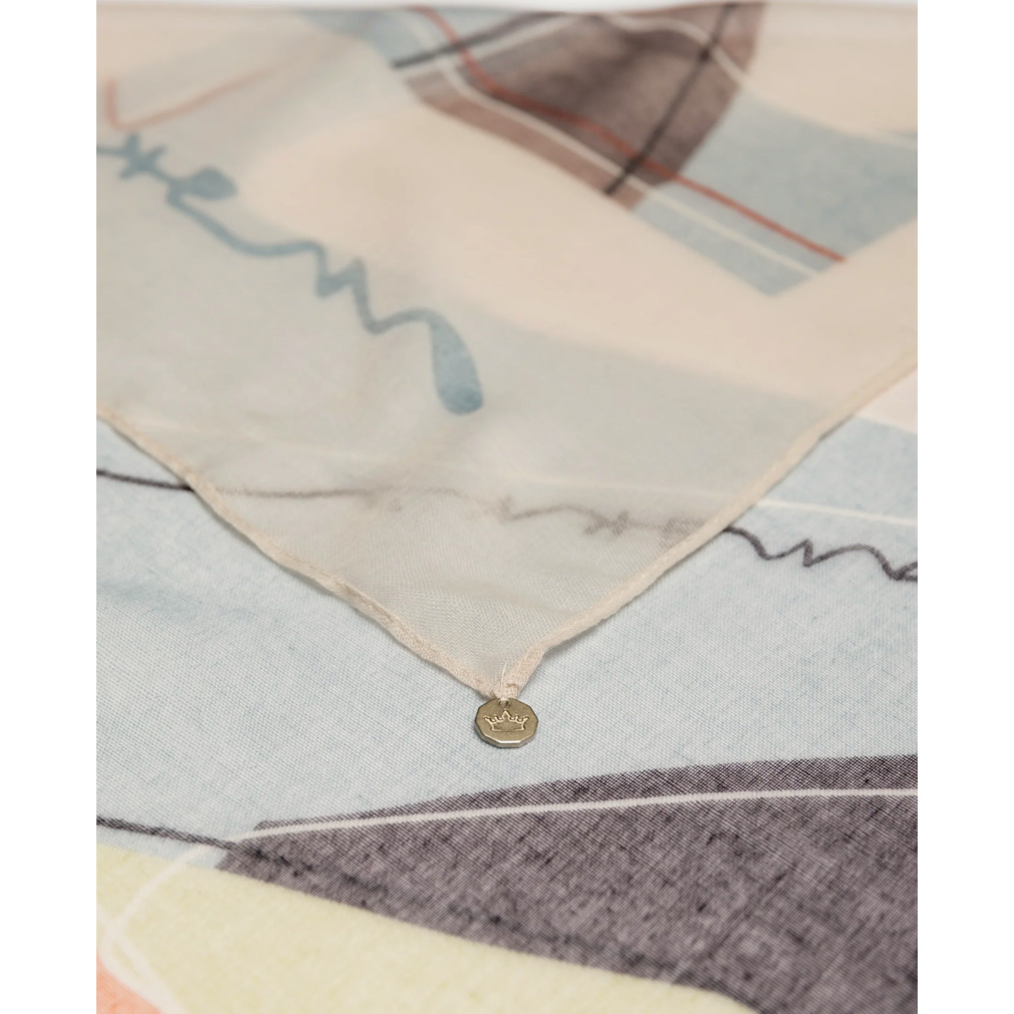 Eșarfă damă Anekke Eikon 42480-052 crem cu albastru și corai – design artistic modern