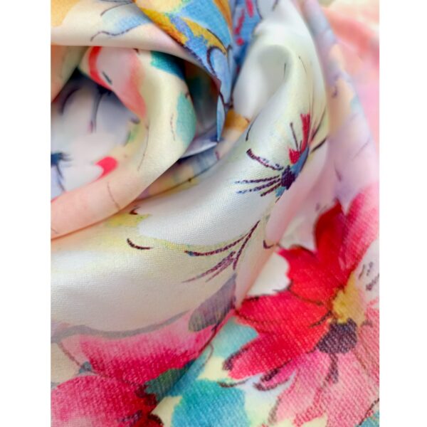 Eșarfă damă pătrată Artistic Impression 2024-05#1 – 70×70 cm, 50% Mătase & 50% Vîscoză, Cutie Cadou