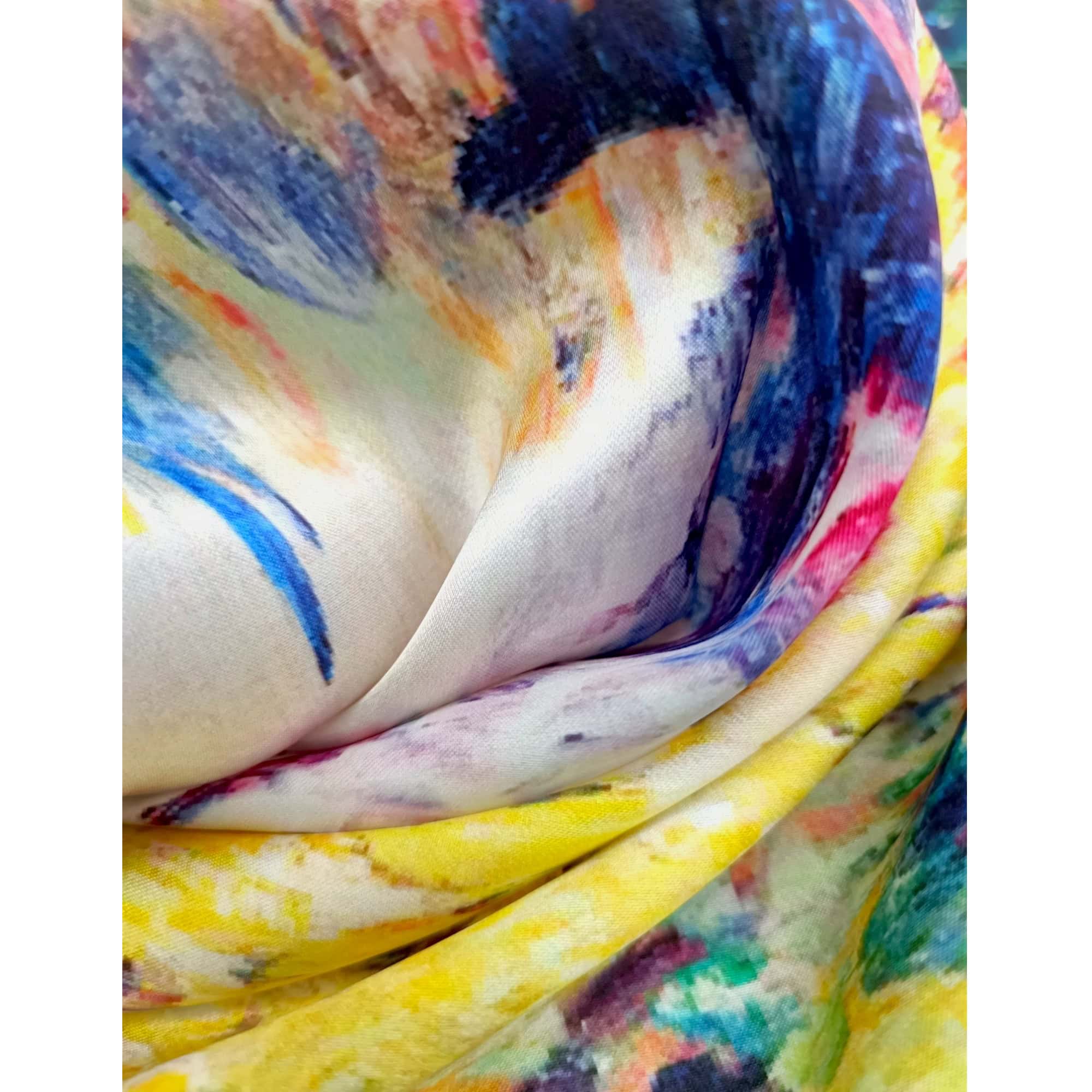 Eșarfă damă pătrată Secret Garden 2024-05#3 – 70×70 cm, 50% Mătase & 50% Vîscoză, Cutie Cadou