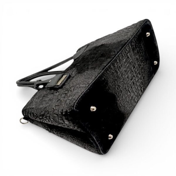 Geantă damă elegantă din piele naturală cu textură croco, culoare negru, stil sofisticat și calitate.