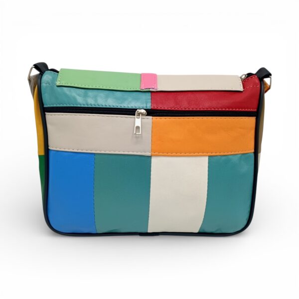 Geantă damă unicat, realizată din piele naturală multicolor, cu design modern și funcționalitate exc.