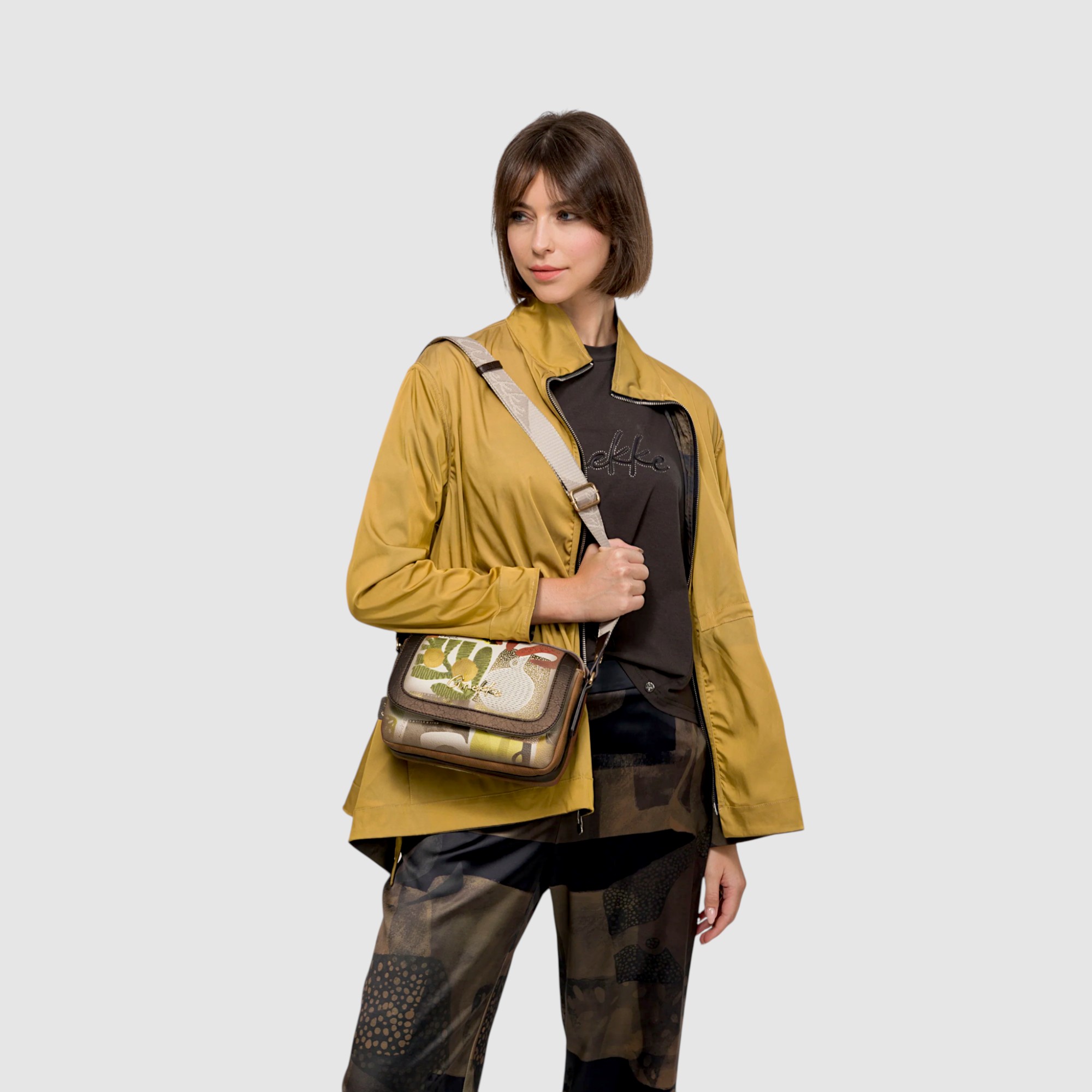 Geantă damă Anekke Amphora 42713-349 – design artistic compact cu clapetă (5) Geantă damă Anekke Amphora 42713-349 – design artistic compact cu clapetă