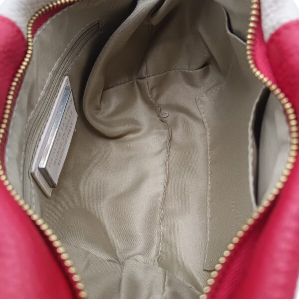 Geantă damă din piele naturală, design elegant, culoare roșu și latte, perfectă pentru orice ținută.