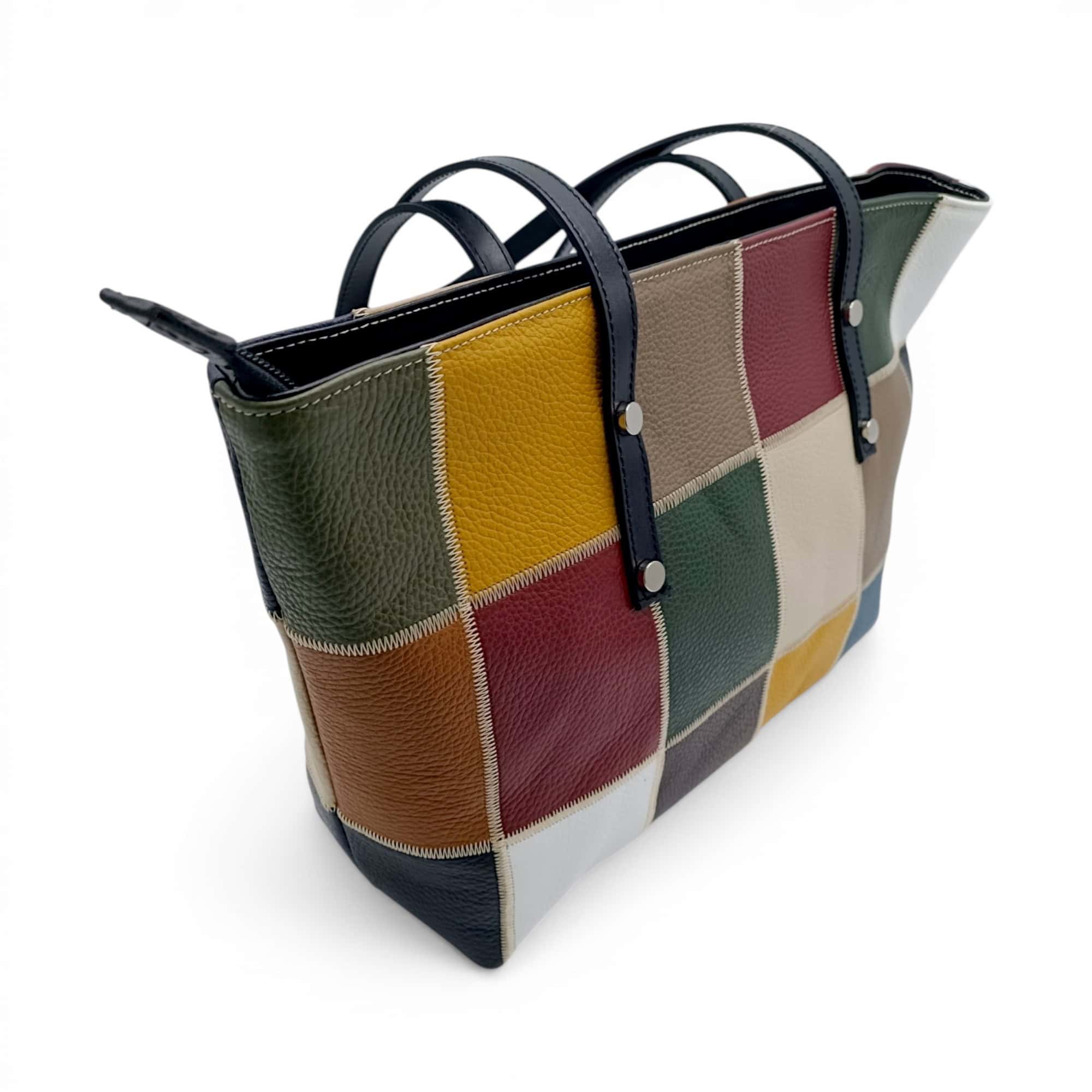 Geantă damă din piele naturală, design modern patchwork cu accente negre, perfectă pentru un look el.