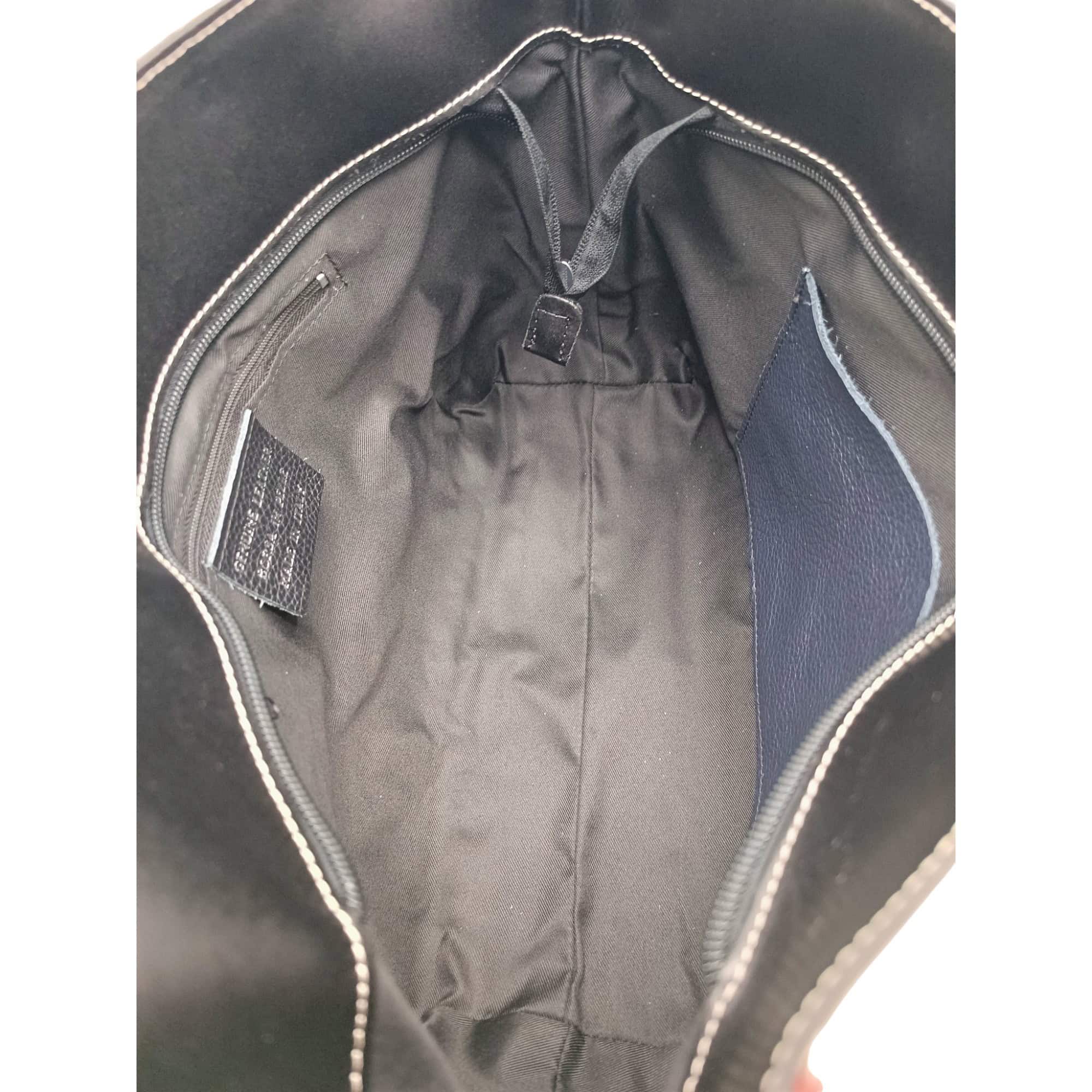 Geantă damă din piele naturală, model modern patchwork cu accente negre, perfectă pentru orice ținut.