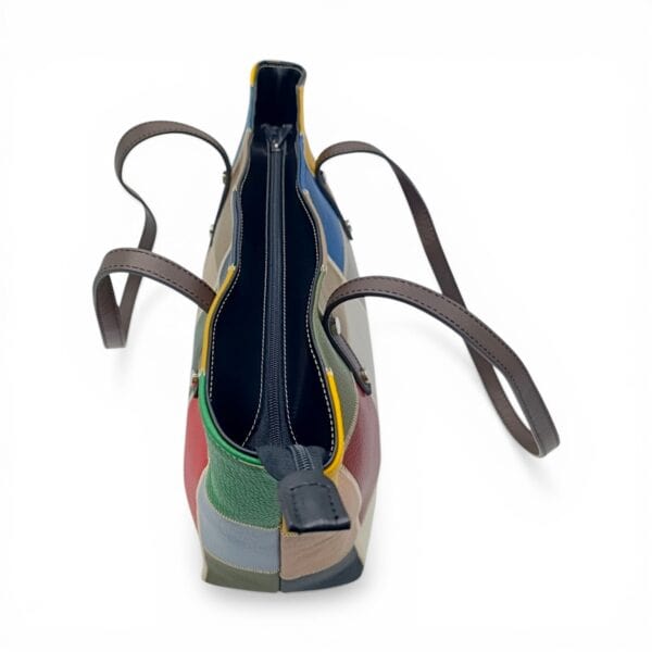 Geantă damă din piele naturală cu design patchwork, accente Testa Moro, stil modern și elegant.