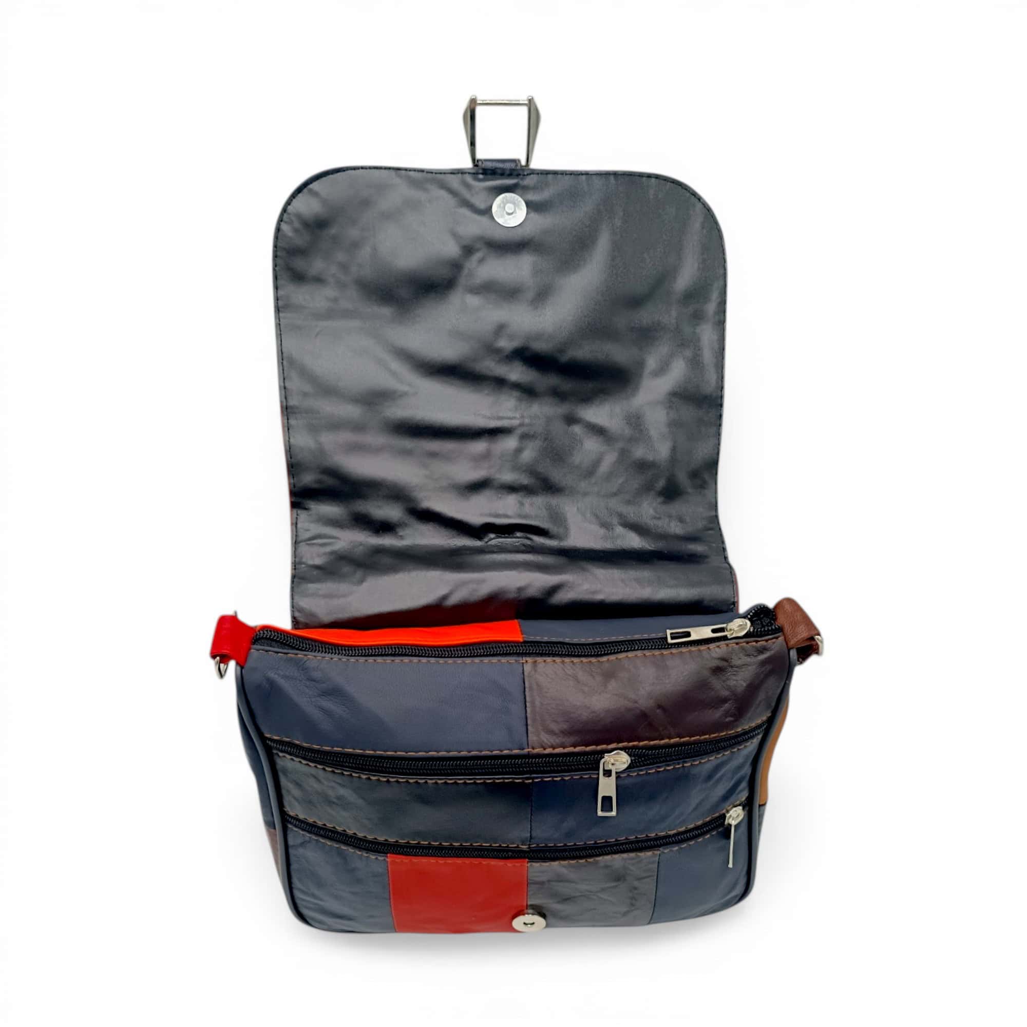 Geantă de umăr pentru laptop, cu multiple compartimente și design durabil.