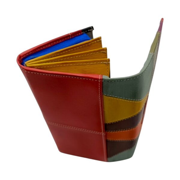 Portofel damă din piele naturală multicolor, cu protecție RFID și design elegant.