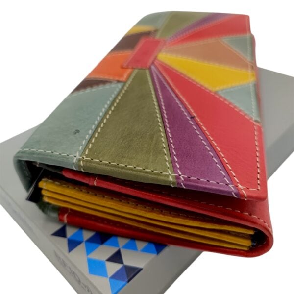 Portofel damă din piele naturală multicolor, cu protecție RFID și design elegant.
