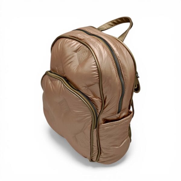 Rucsac damă modern din puffer, confort urban, culoare champagne, design elegant și practic.