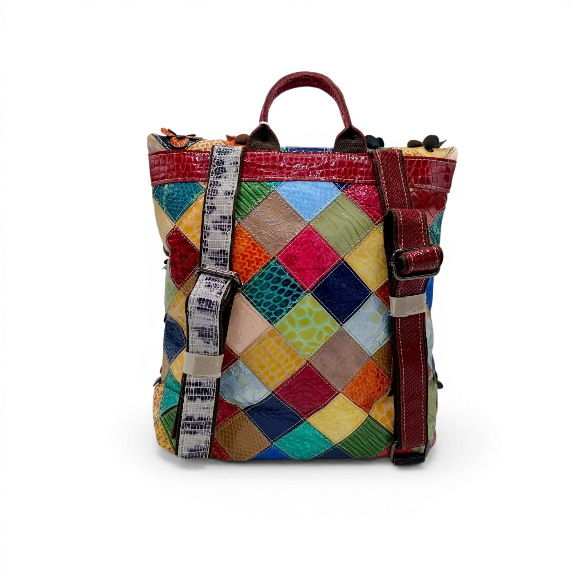 Rucsac din piele naturală cu design patchwork floral multicolor, ideal pentru stiluri artistice și m.