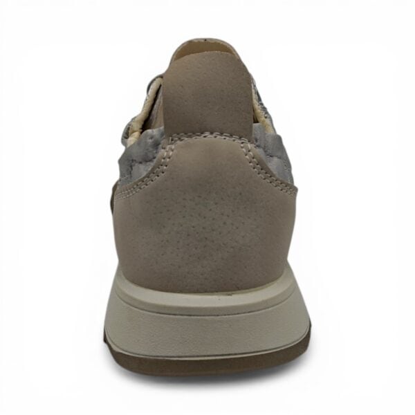 Pantofi damă UrbanLine USoft, cu design modern și talpă flexibilă, în nuanțe bej-gri pentru confort.