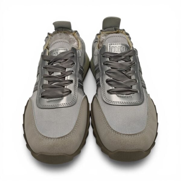 Pantofi sport damă UrbanLine cu design modern și talpă flexibilă, culoare bej-gri.