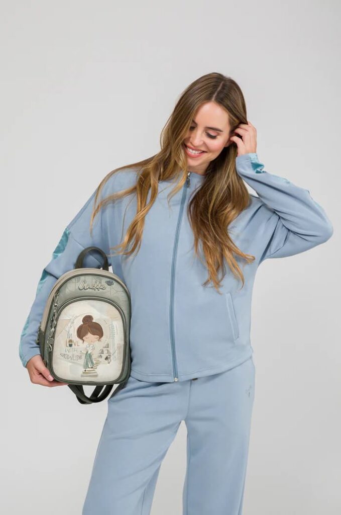 Accesorii Premium Femei 2026: Genți, Rucsacuri și Esarfe Atent Selectate Accesorii Premium Femei 2026: Genți, Rucsacuri și Esarfe Atent Selectate