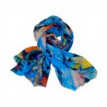 Eșarfă damă din bumbac 100%, model artistic Blue Energy, perfectă pentru un look vibrant și elegant.