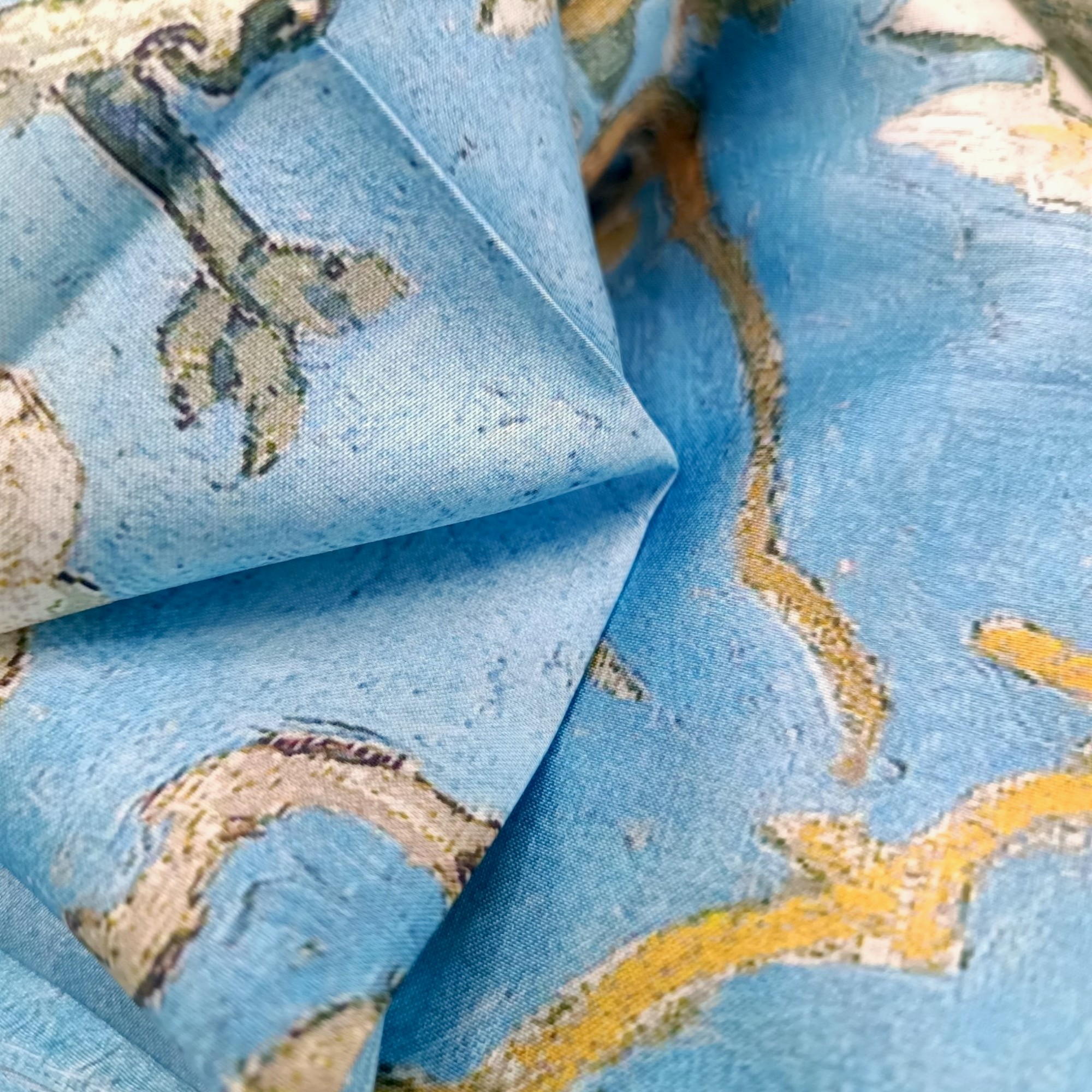 Eșarfă damă mătase naturală 100% – Blue Blossom SG10-10 (70×70 cm) Print Artistic Floral, Cutie Cadou