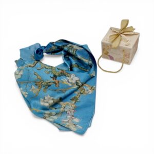 Eșarfă damă mătase naturală 100% – Blue Blossom SG10-10 (70×70 cm) Print Artistic Floral, Cutie Cadou