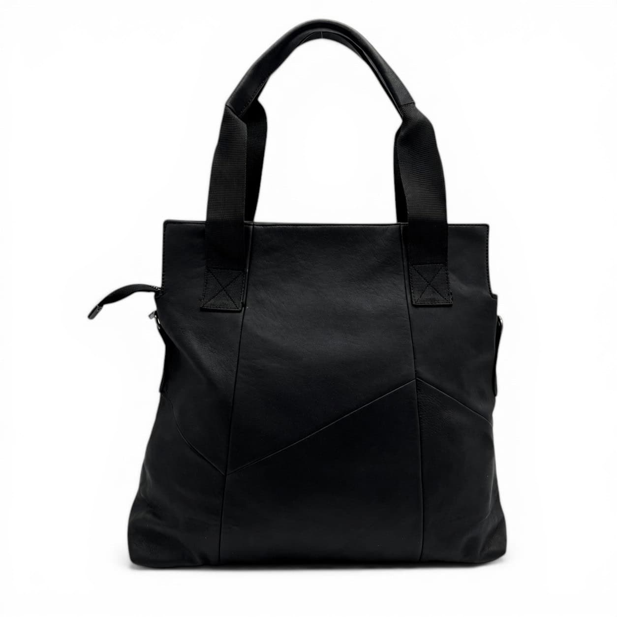 Geantă damă din piele naturală neagră, elegantă și modernă, perfectă pentru orice ținută.