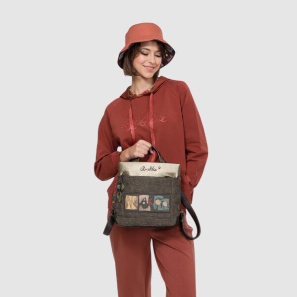 Rucsac damă Anekke Amphora, design artistic și elegant, perfect pentru stilul practic și modern.