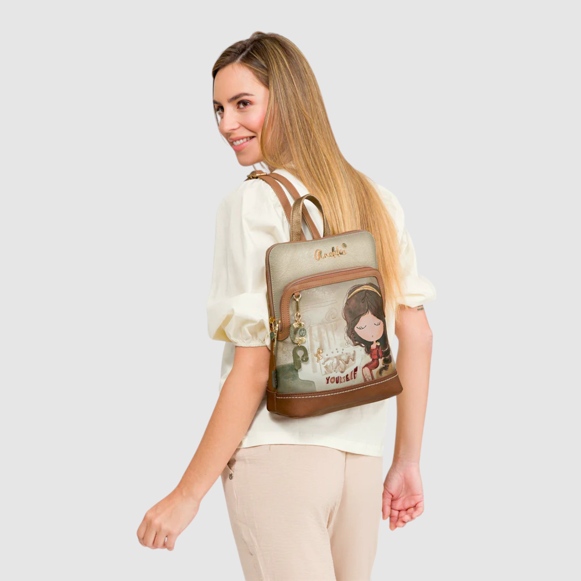 Rucsac Anekke Muse pentru damă, design artistic și funcționalitate practică.