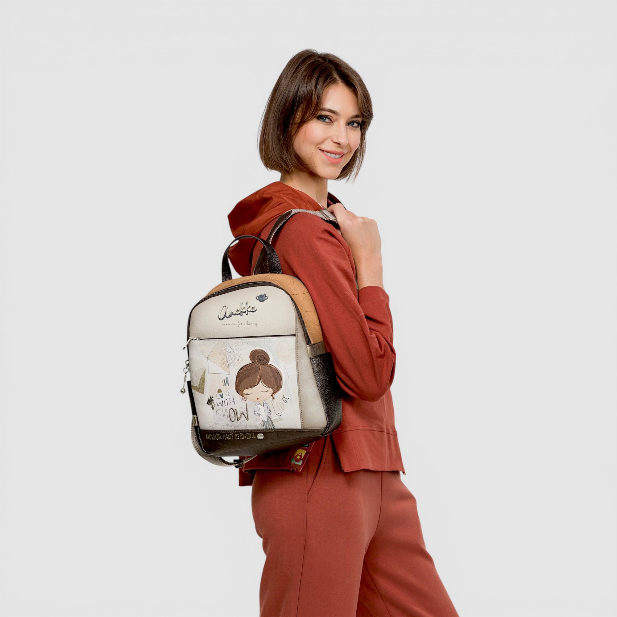 Rucsac Anekke Sophia pentru femei, design artistic și organizare inteligentă.