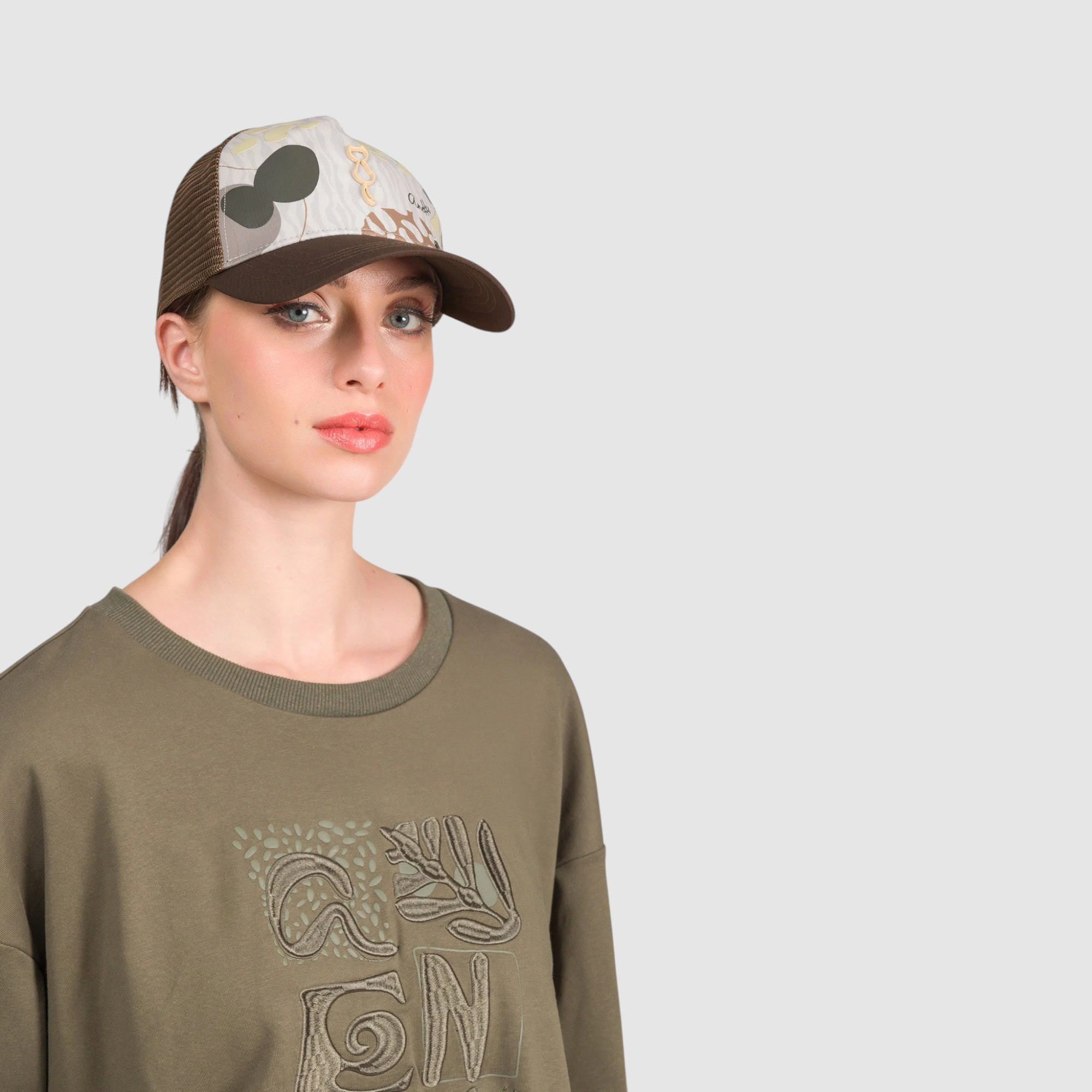 Casca damă Anekke Gaia, stil casual cu personalitate artistică, perfectă pentru un look relaxat și o.