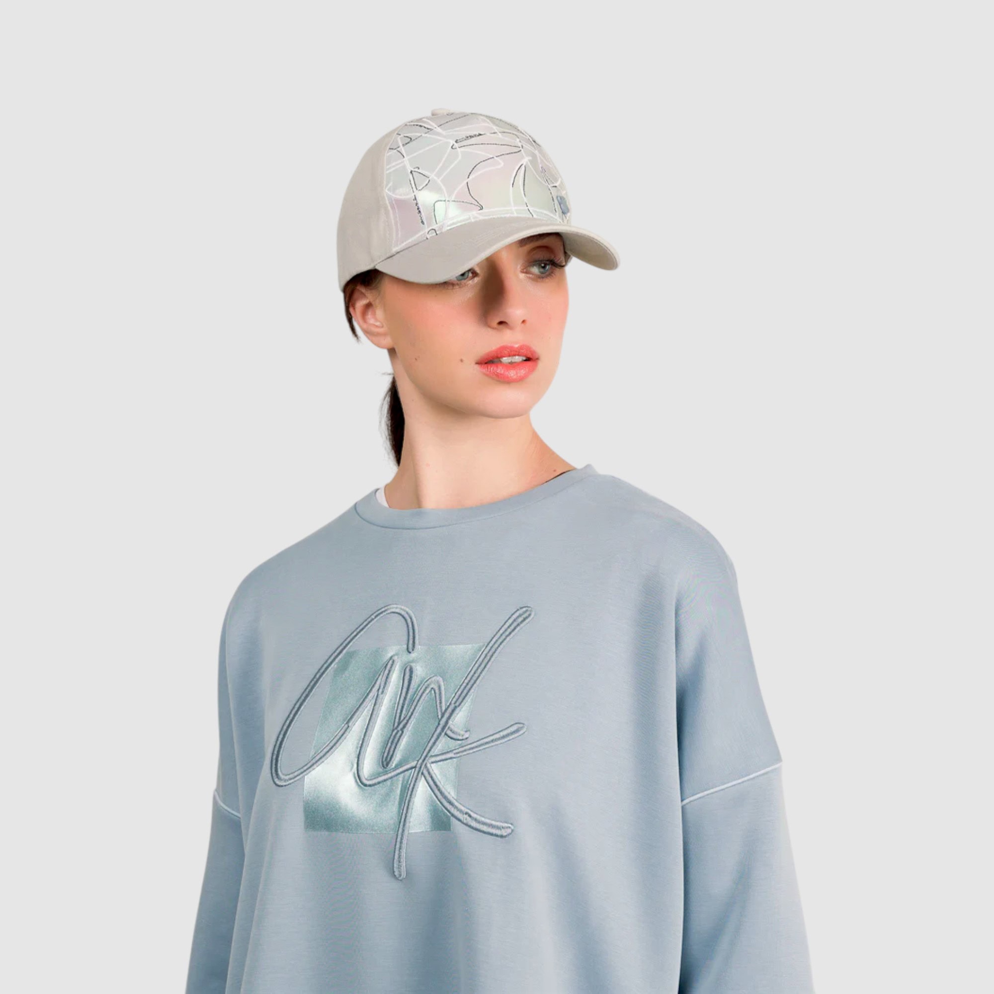 Șapcă damă Anekke Olympia cu design modern și personalitate, perfectă pentru un stil minimalist și e.