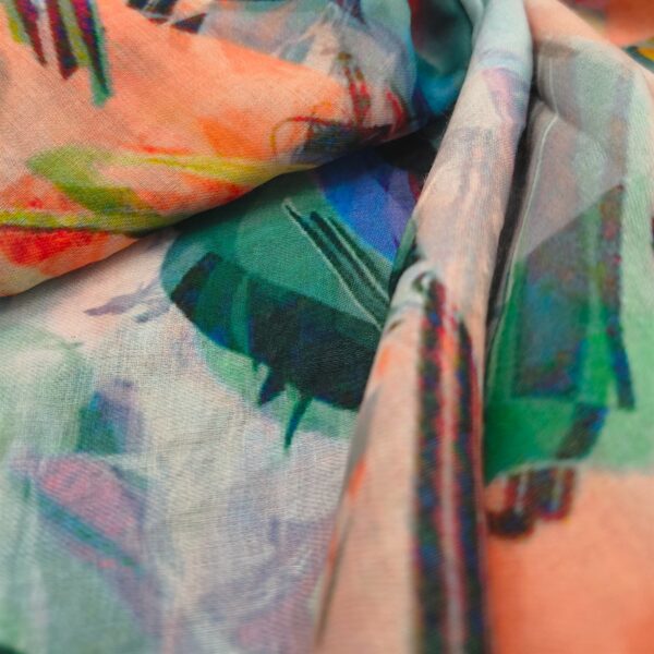 Eșarfă damă din bumbac 100%, model abstract pastel, ideală pentru un look artistic și elegant.