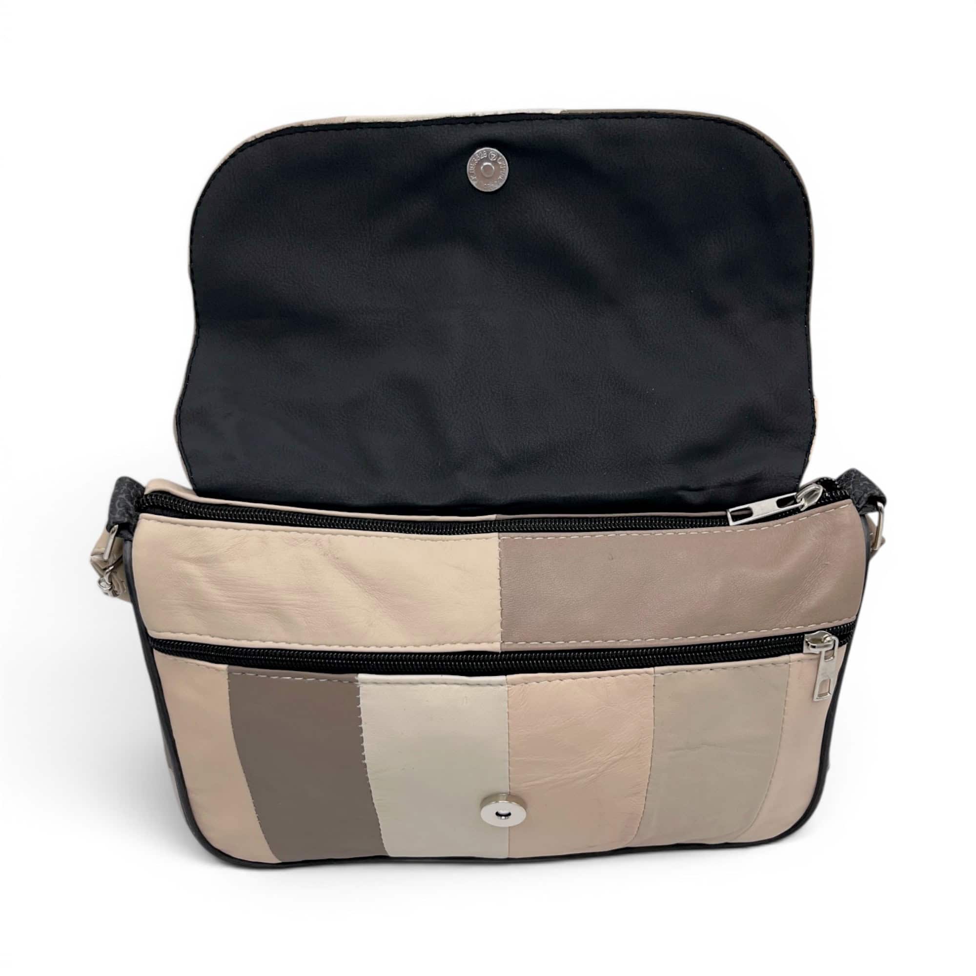 Geantă de voiaj pentru laptop și accesorii, ideală pentru călătorii și utilizare zilnică.